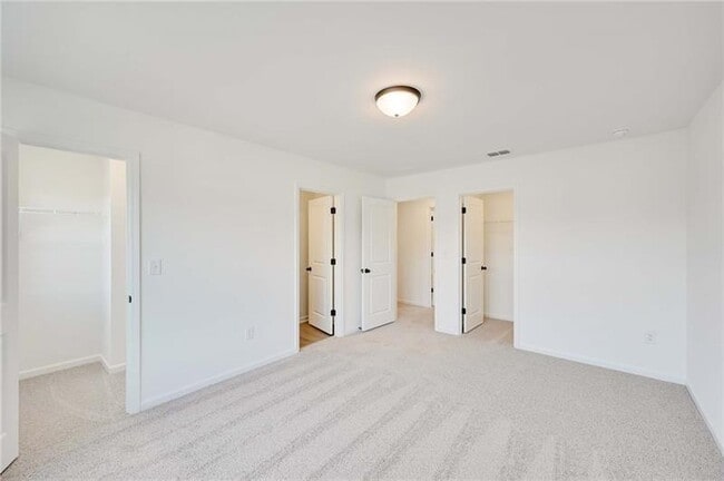Building Photo - 564 Silverleaf Trl