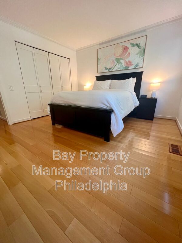 Building Photo - 834 N Newkirk St