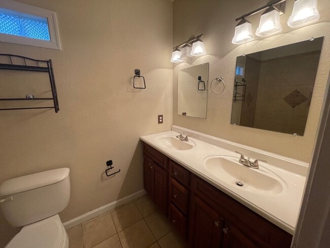 Building Photo - Chesterfield Heights