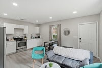 Building Photo - 830 Porter St