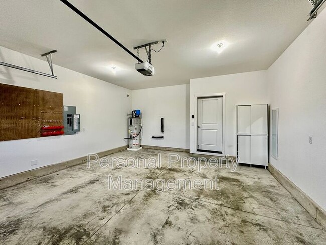 Building Photo - 11323 NE 25th St