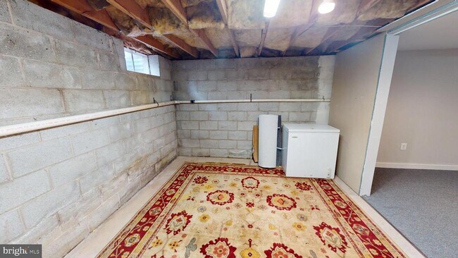 Building Photo - 72 Whethersfield Cir