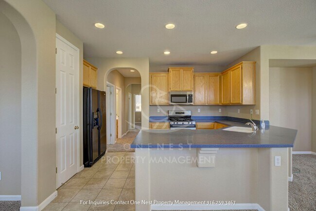 Building Photo - Beautiful 4 BD 2 BA Lincoln Home