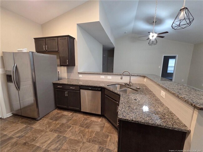 Building Photo - 2044 Stonewash Dr