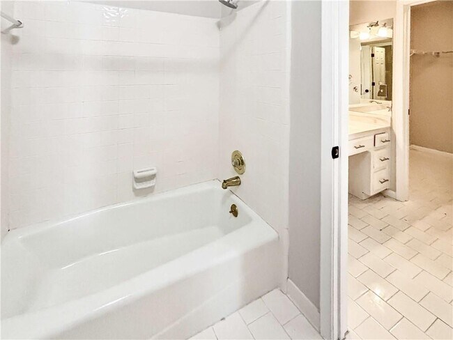 Building Photo - 4515 N Slope Cir