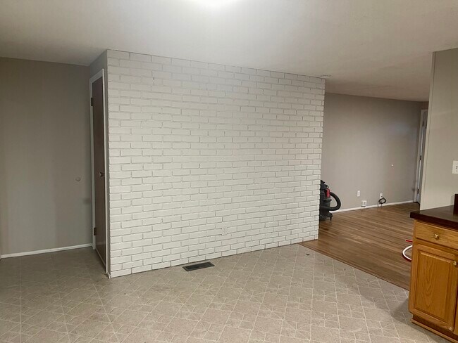 Building Photo - 3481 Reaver Ave