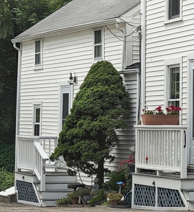 Building Photo - 22 Bedford St