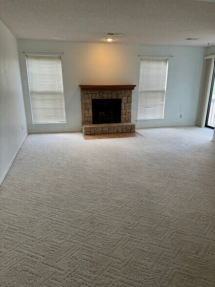 Building Photo - 12756 W 110th Terrace