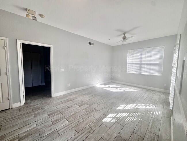 Building Photo - 4000 Venetian Bay Dr