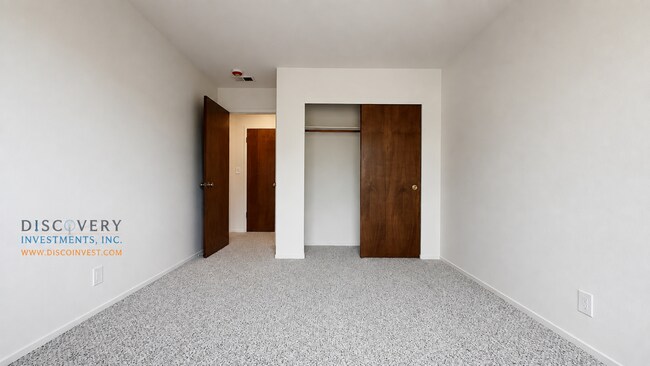 Building Photo - 130 Kell Ct