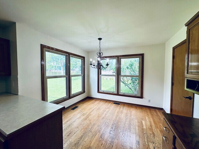 Building Photo - {15031} Charming Two Story Home + Huge, Fenced Yard + Cul de Sac
