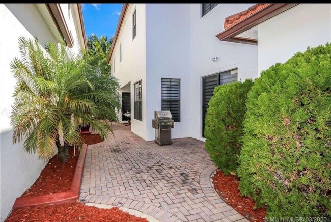 Building Photo - 8362 NW 39th Ct