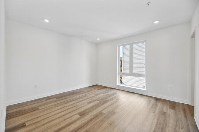 Building Photo - 1514 Master St