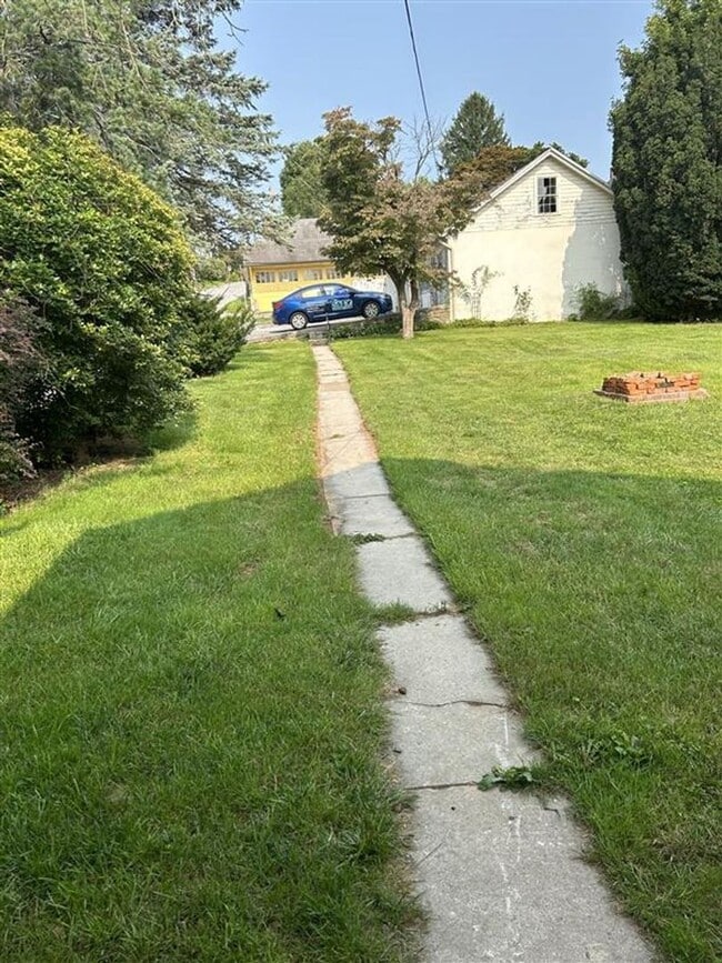 Building Photo - 10 N Second Street