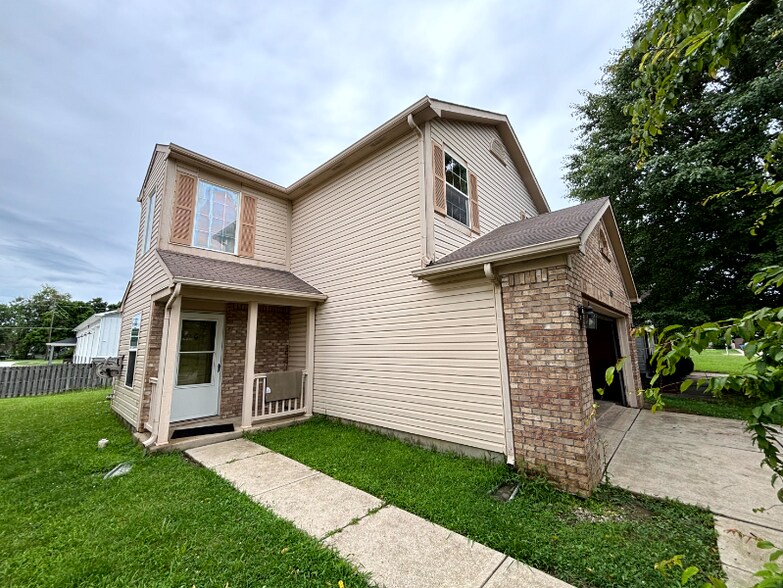 Primary Photo - 11950 Titania Cir