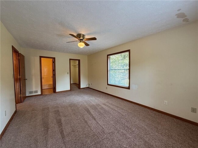 Building Photo - 4069 Shady Dr NW