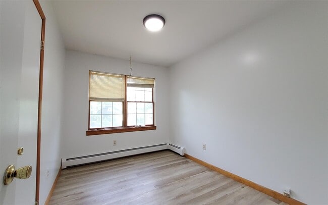 Building Photo - 9 Willard Pl