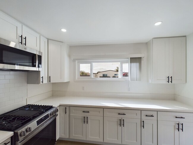 Building Photo - 3284 Luna Ave