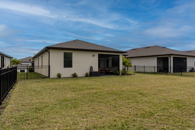 Building Photo - 3 Bedrooms | 2 Bathrooms | 2-Car Garage | Biscayne Landing – Gated Community