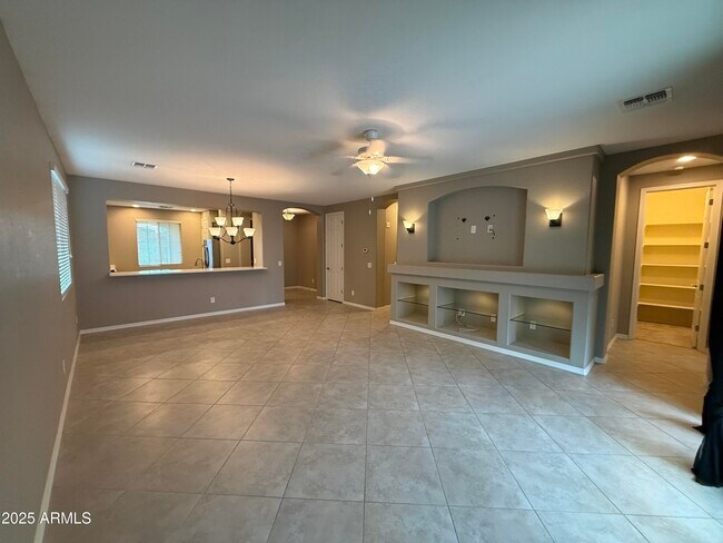 Building Photo - 276 E Coconino Dr