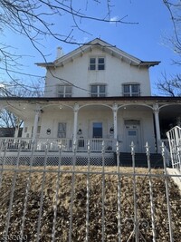 Building Photo - 84 N 6th St