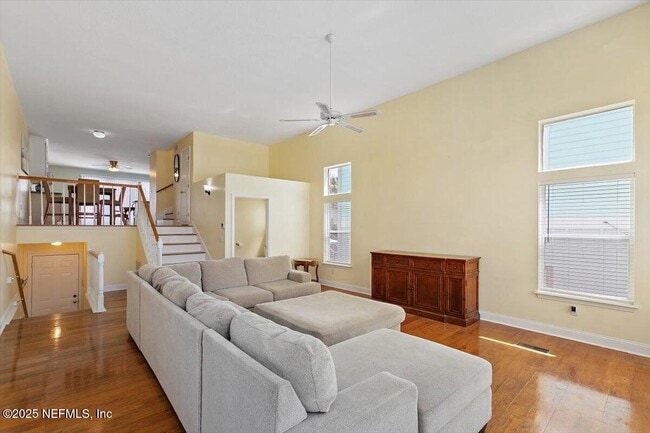 Building Photo - 217 7th Ave S