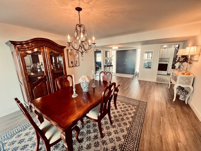 Building Photo - Renovated Rancho Bernardo 55+ Community 2 Bedroom 2 Bathroom Home