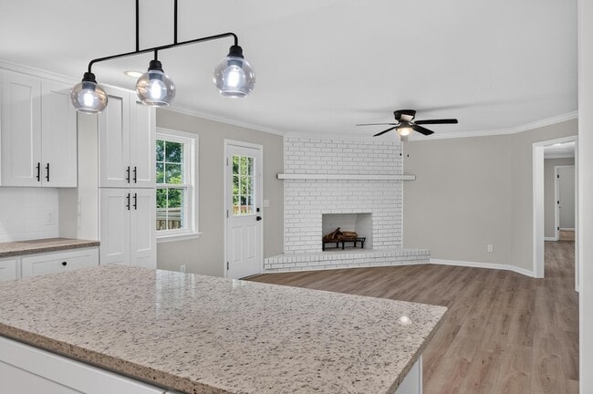 Building Photo - 9512 Heathwood Dr