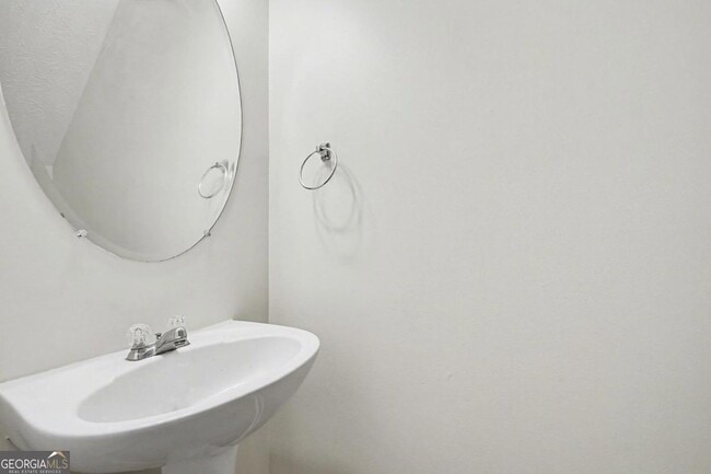 Building Photo - 2545 Walden Lake Dr