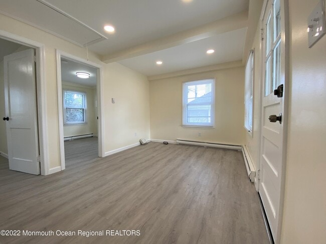 Building Photo - 104 11th Ave