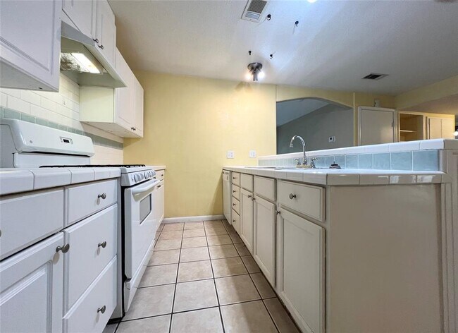 Building Photo - 401 Philco Dr
