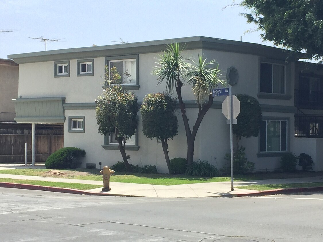 Primary Photo - 11610 Iowa Ave