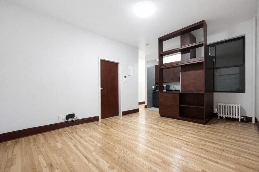 Building Photo - 28 W 125th St