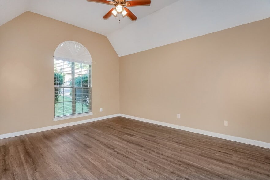 Building Photo - 6670 Tangleberry Cove