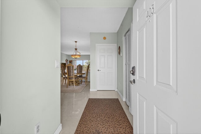 Building Photo - 2105 Lavers Cir