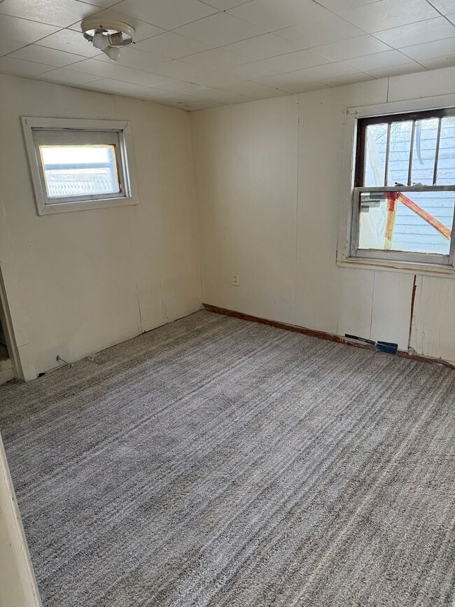 Building Photo - Back House