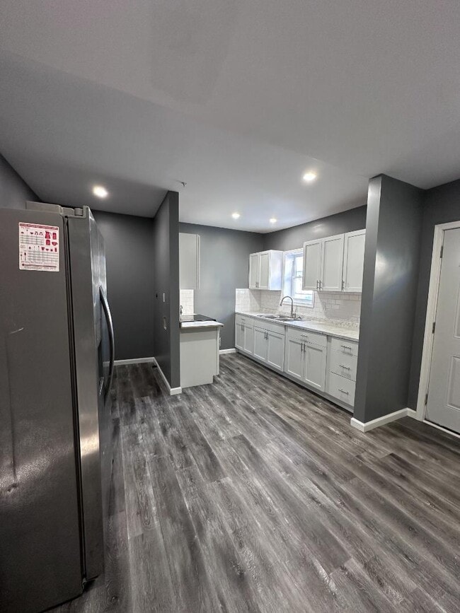 Building Photo - 153 Vine St