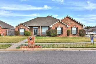 Building Photo - 500 Loyd Ln