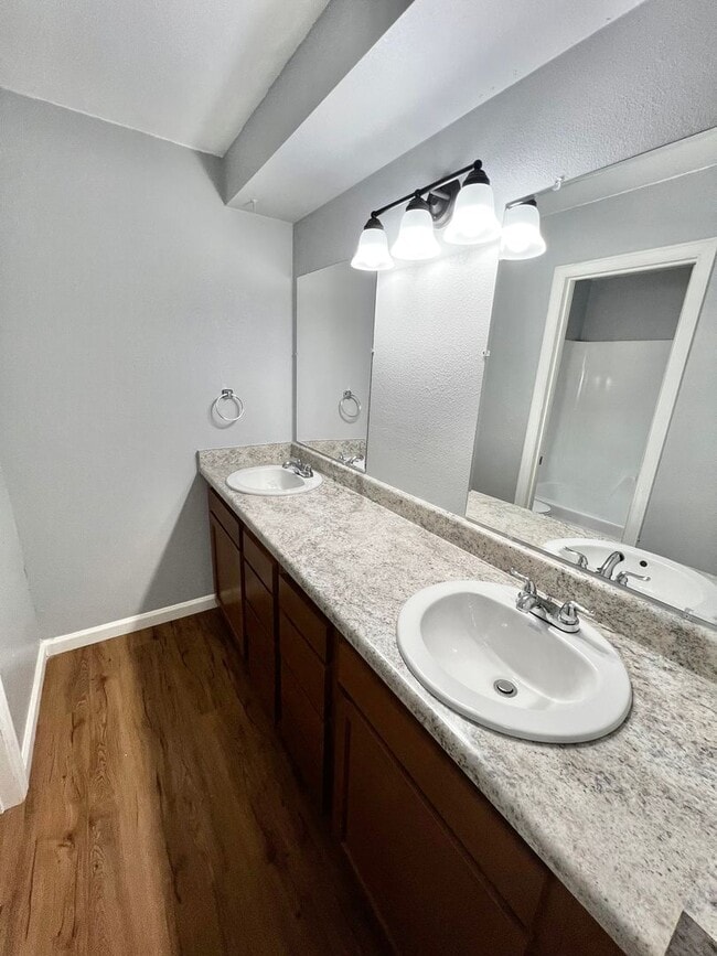 Building Photo - Myers Court