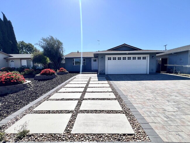 Building Photo - Beautiful 4 Bedroom San Jose Home