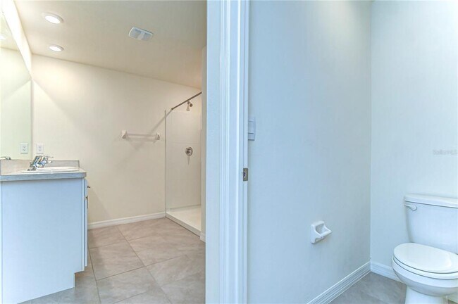 Building Photo - 38255 Sonnet Landing Ave