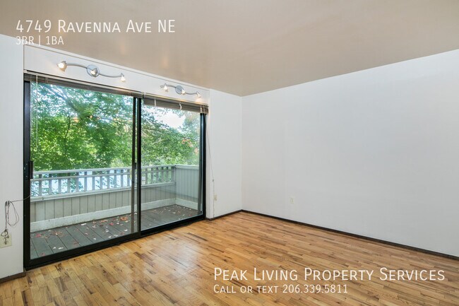 Primary Photo - UW 3bed/1bth! FREE PARKING & LAUNDRY!