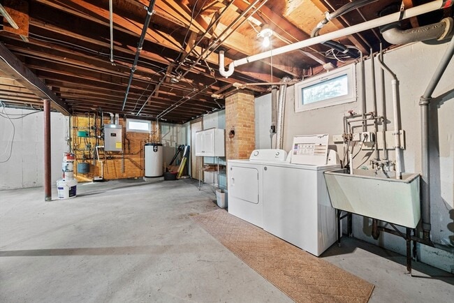 Building Photo - 8 Petrel Rd
