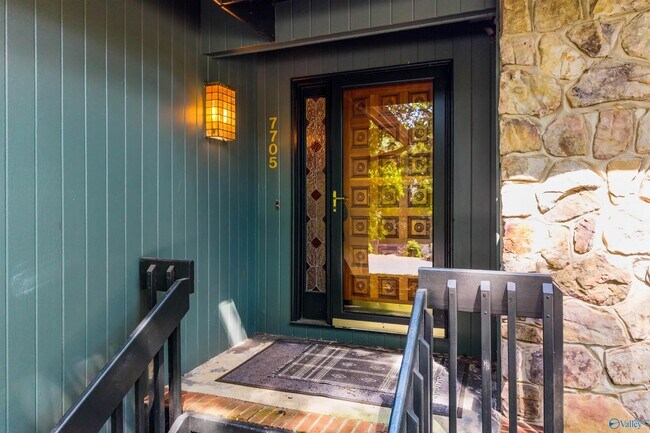 Building Photo - 7705 Foxfire Dr SE