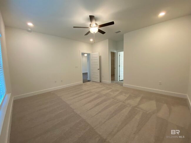 Building Photo - 510 Hardwood Ave