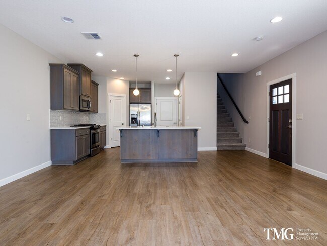 Building Photo - Pre-Leasing 3 Bedroom Townhome W/Garage