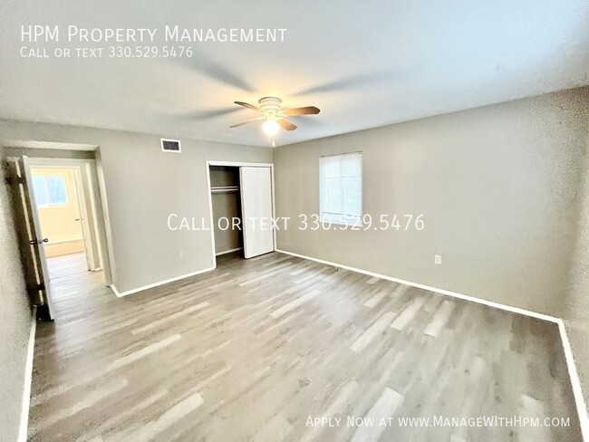 Building Photo - Remolded Three Bedroom Apartment for Rent