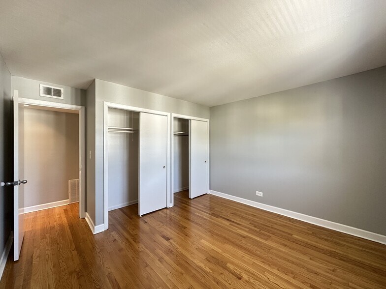 Building Photo - 4924 Mulford St
