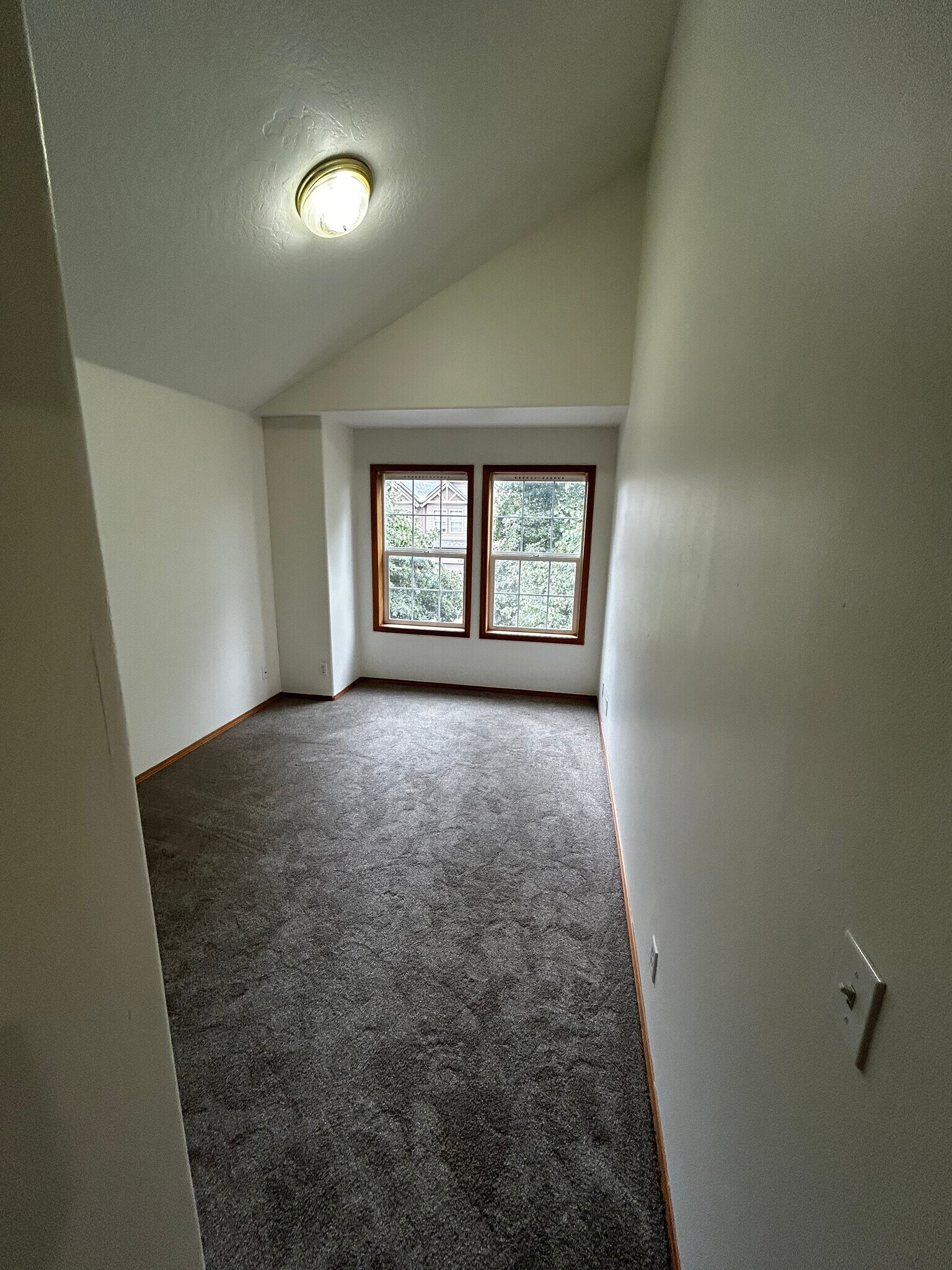 Building Photo - 614 S 41st Ct