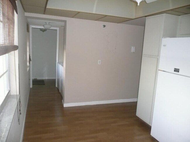 Building Photo - 4015 W Palm Aire Dr